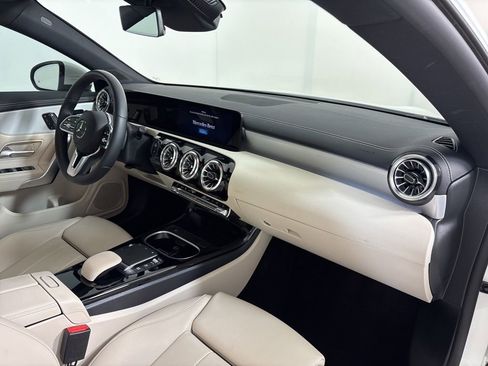 Used 2023 Mercedes-Benz CLA 250 image 13