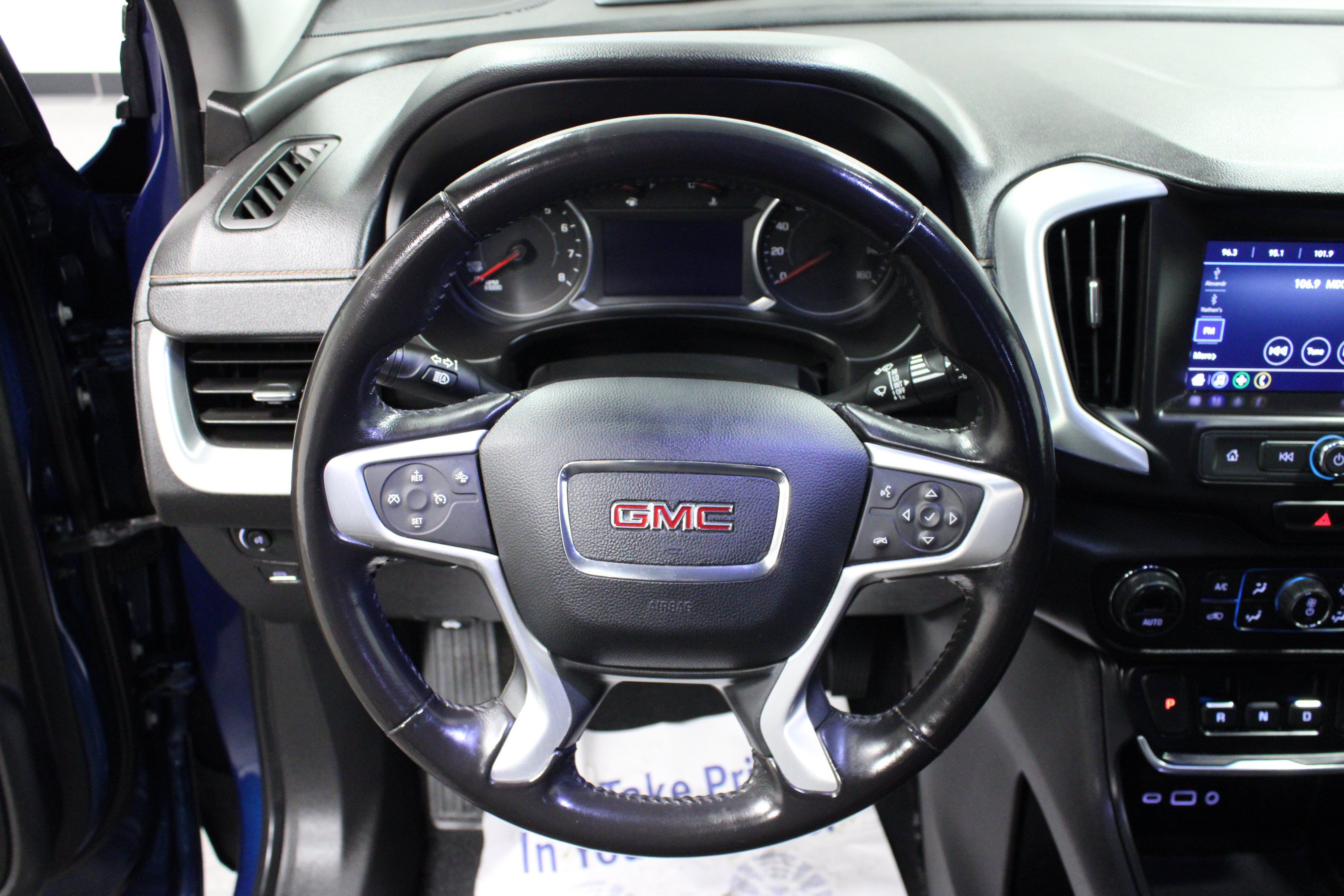 Used 2020 GMC Terrain SLE w/ Driver Convenience Package AWD/4WD image 17