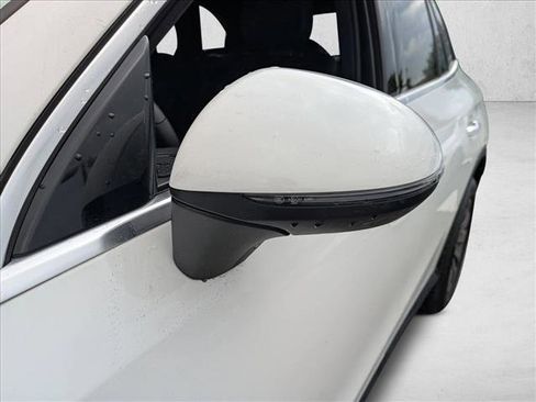 Certified 2025 Mercedes-Benz GLC 300 4MATIC image 6