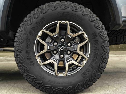 Used 2024 Chevrolet Colorado ZR2 AWD/4WD image 15