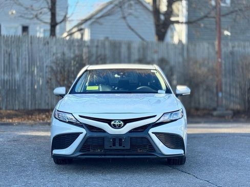 Used 2023 Toyota Camry SE image 9