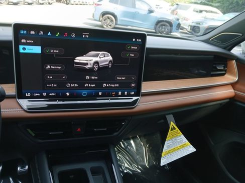 New 2026 Volkswagen Tiguan SEL R-Line AWD/4WD image 17