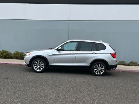 Used 2013 BMW X3 xDrive28i image 2