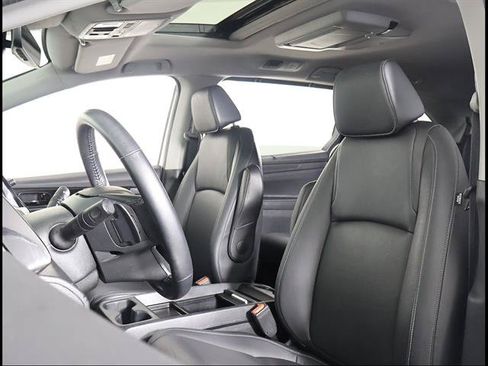 Used 2023 Honda Odyssey Touring image 7