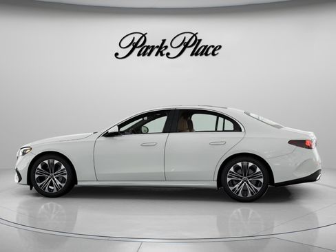 New 2026 Mercedes-Benz E 350 4MATIC Sedan image 9