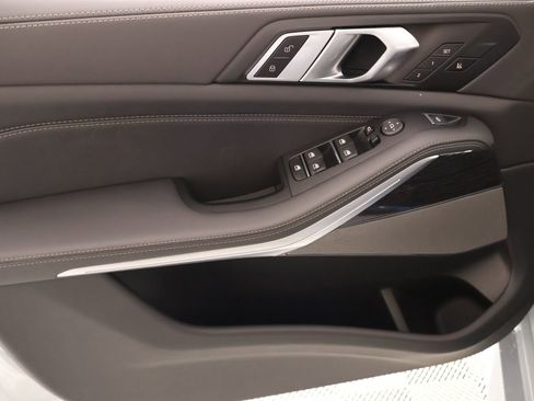 New 2026 BMW X5 xDrive40i w/ M Sport Package AWD/4WD image 17