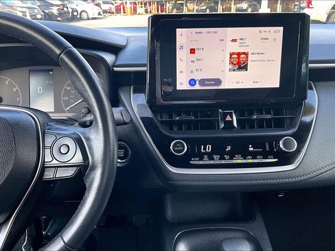 Used 2023 Toyota Corolla SE w/ SE Premium Package image 6