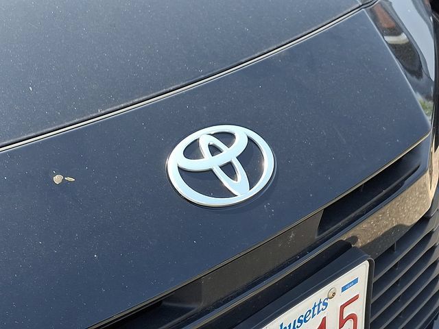 Used 2025 Toyota Camry LE FWD image 4