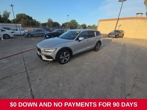 Used 2025 Volvo V60 B5 Cross Country Plus AWD/4WD image 1