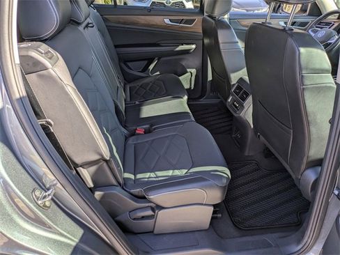 Used 2024 Volkswagen Atlas SE image 34