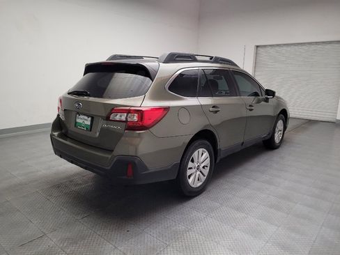 Used 2018 Subaru Outback 2.5i AWD/4WD image 9