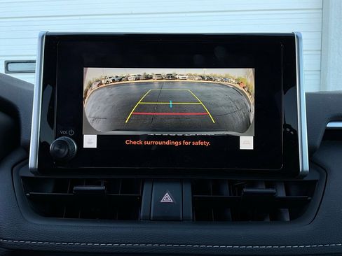 Used 2025 Toyota RAV4 XLE image 32