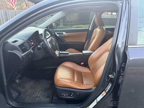 Used 2011 Lexus CT 200h image 13