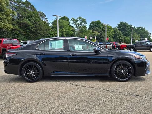 Used 2022 Toyota Camry XSE w/ Cold Weather Package FWD image 7