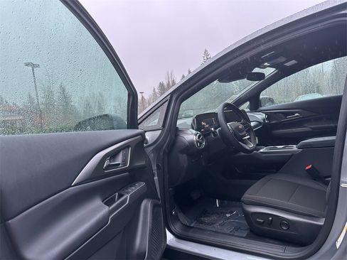 New 2026 Chevrolet Equinox EV LT image 20