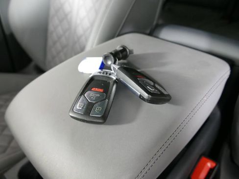 Used 2023 Audi SQ5 Premium Plus w/ Premium Plus Package image 23