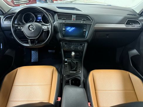 Used 2018 Volkswagen Tiguan SE w/ Panoramic Sunroof Package AWD/4WD image 14