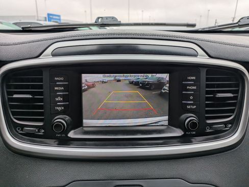 Used 2019 Kia Sorento L image 17