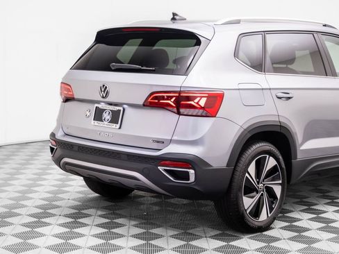 Used 2024 Volkswagen Taos SE image 36