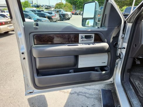 Used 2013 Ford F150 Platinum RWD image 16