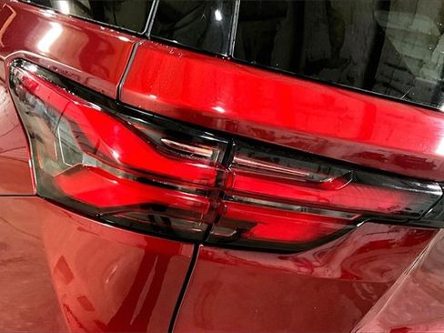 Certified 2023 Chevrolet Traverse RS w/ LPO, Floor Liner Package image 8