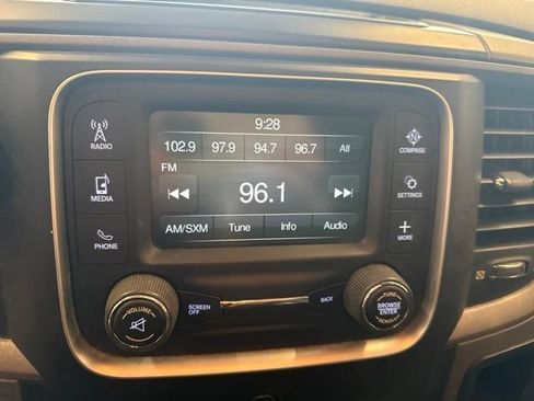 Used 2018 RAM 2500 Tradesman w/ Chrome Appearance Group AWD/4WD image 8