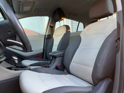 Used 2017 Hyundai Ioniq SEL image 10