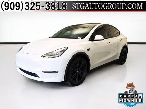 Used 2022 Tesla Model Y Long Range AWD/4WD image 1