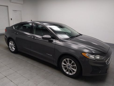 Used 2019 Ford Fusion SE FWD image 13