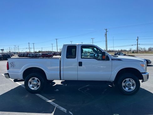 Used 2016 Ford F250 XLT w/ Camper Package image 4
