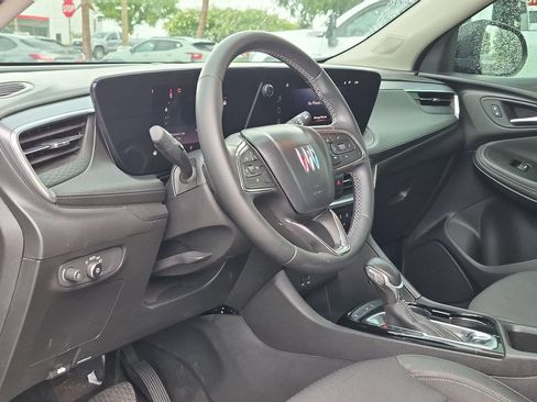 Used 2024 Buick Encore GX Preferred FWD image 9