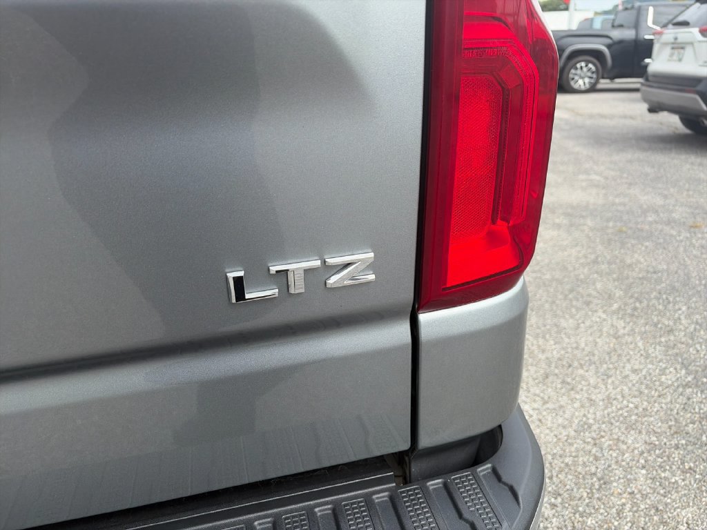 Used 2023 Chevrolet Silverado 1500 LTZ AWD/4WD image 34