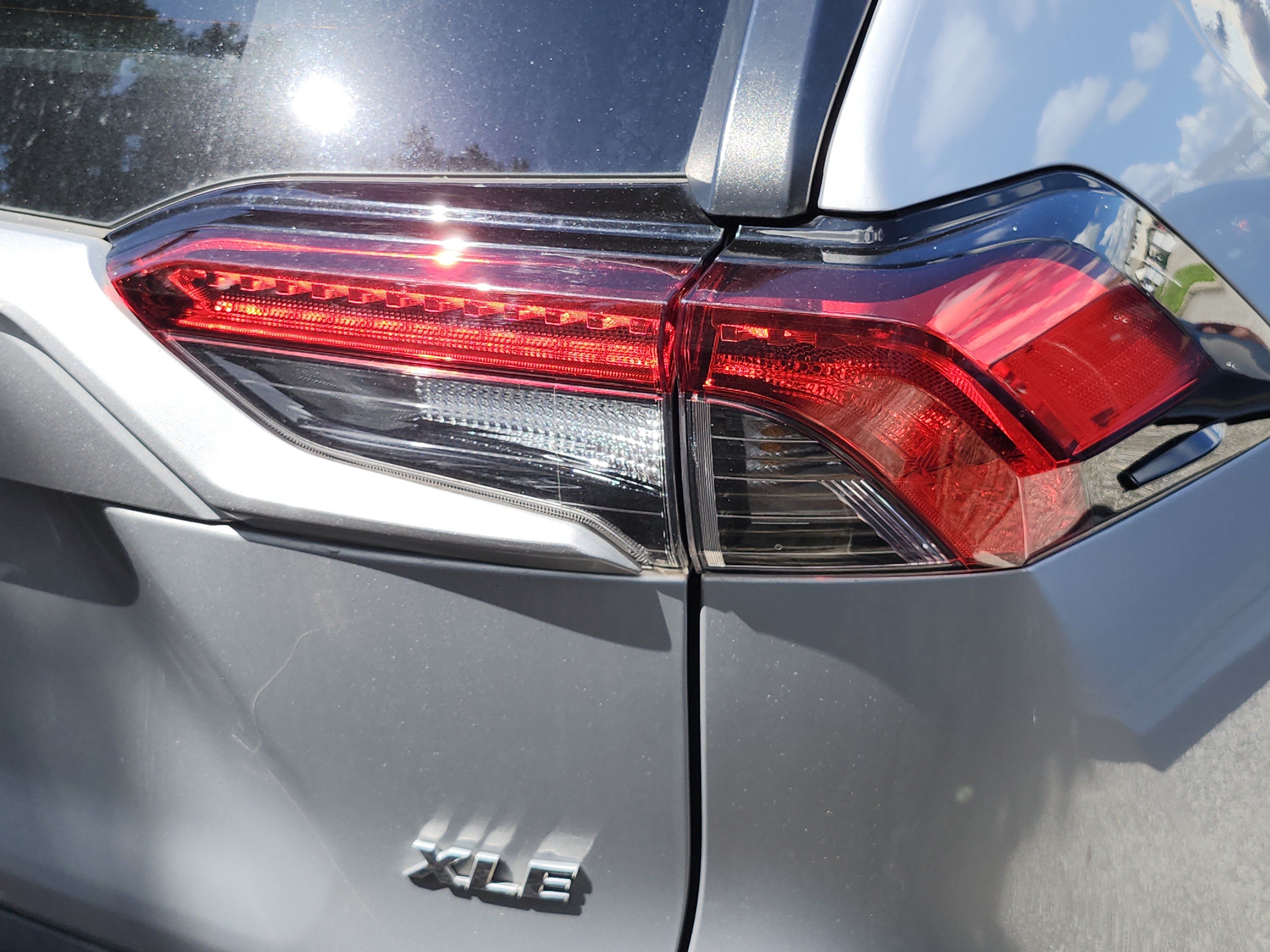 Used 2022 Toyota RAV4 XLE FWD image 17