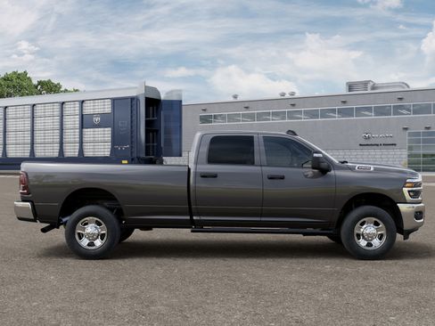 New 2026 RAM 2500 Tradesman AWD/4WD image 33