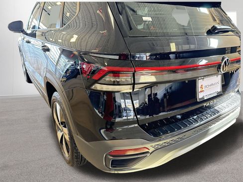 Used 2025 Volkswagen Taos S image 27