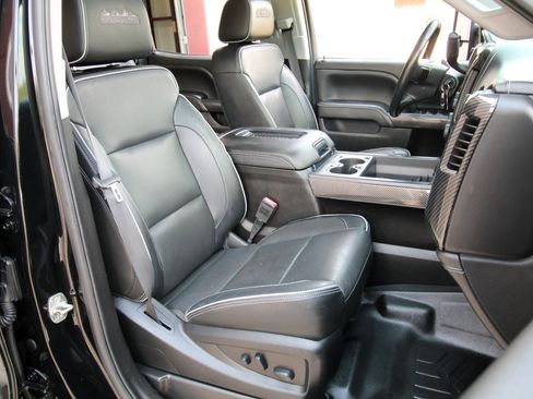Used 2019 Chevrolet Silverado 2500 High Country w/ Duramax Plus Package AWD/4WD image 39