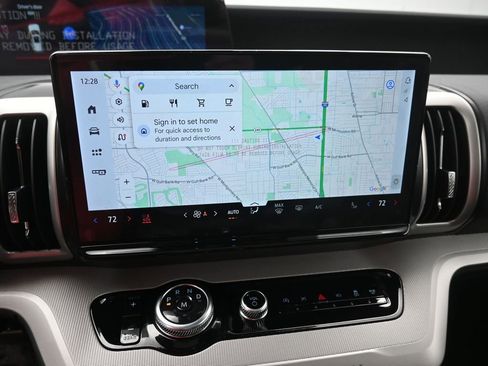 New 2025 Ford Expedition Active image 9