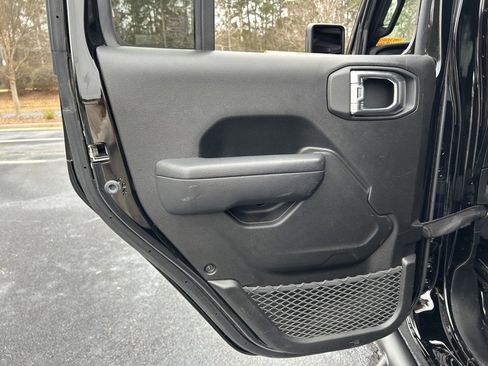 Used 2024 Jeep Wrangler Unlimited Rubicon w/ XTREMEE 35" Tire Package image 57