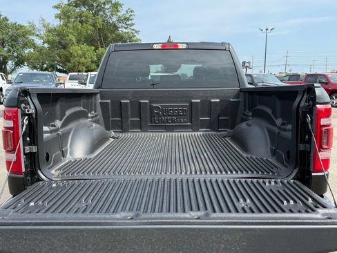 Used 2024 RAM 1500 Laramie AWD/4WD image 7