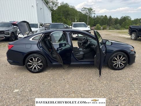 Used 2017 Chevrolet Malibu LT w/ Leather Package FWD image 38