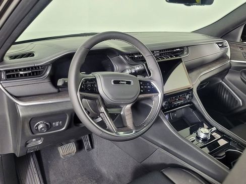 New 2025 Jeep Grand Cherokee L Overland w/ Luxury Tech Group IV image 13