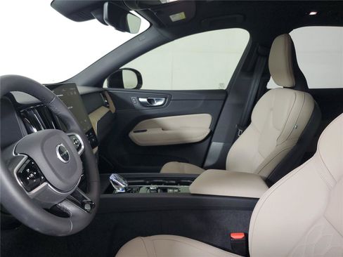 Certified 2026 Volvo XC60 B5 Plus w/ Protection Package Premier AWD/4WD image 22