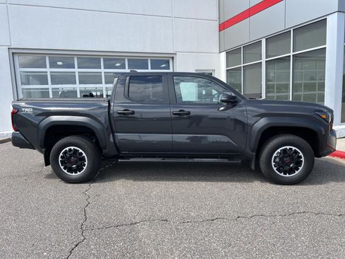Used 2024 Toyota Tacoma TRD Off-Road w/ TRD Off Road Upgrade Package AWD/4WD image 6