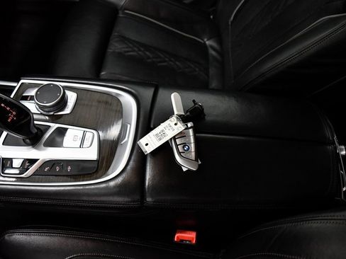 Used 2022 BMW 740i xDrive w/ Premium Package image 23