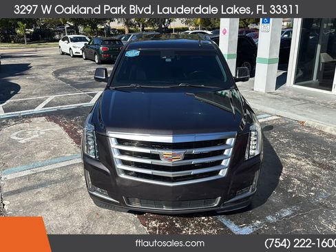 Used 2015 Cadillac Escalade Premium RWD image 4