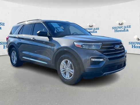 Used 2021 Ford Explorer XLT w/ Equipment Group 202A image 10