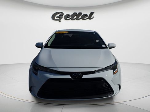 Used 2025 Toyota Corolla LE FWD image 2