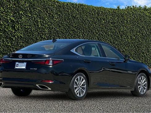 Used 2024 Lexus ES 350 w/ Accessory Package (Z2) FWD image 4
