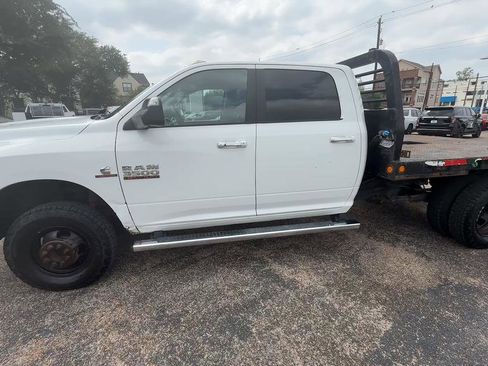 Used 2018 RAM 3500 SLT AWD/4WD image 8