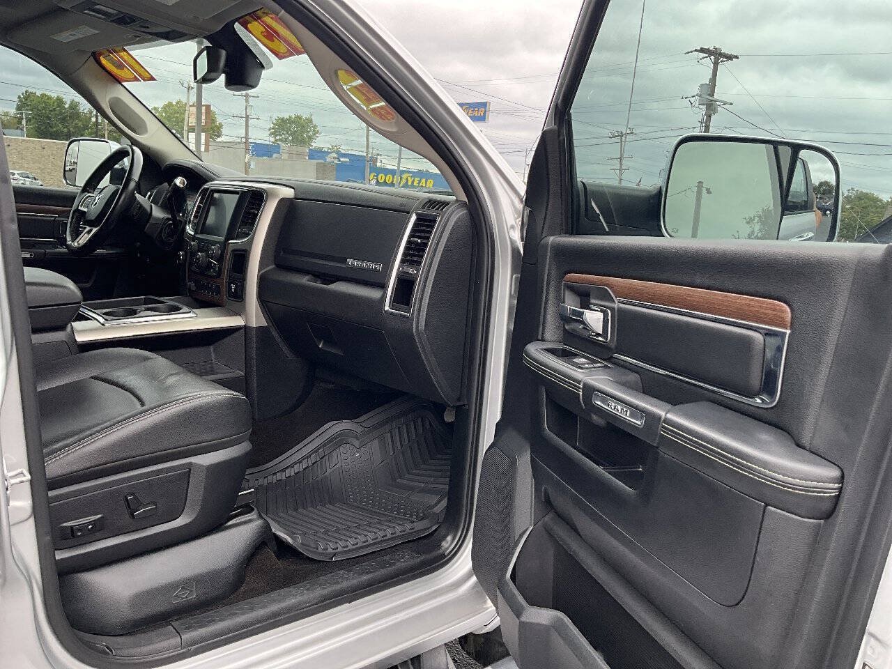 Used 2015 RAM 2500 Laramie w/ Convenience Group AWD/4WD image 30